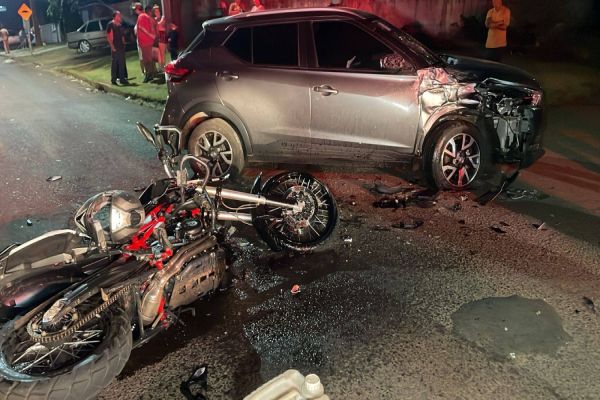 Motociclista fica ferido após forte colisão de trânsito no Jardim Alvorada em Cascavel