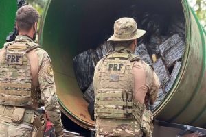 Imagem referente à notícia: PRF apreende caminhão-pipa com mais de 5 toneladas de maconha em Ouro Verde do Oeste