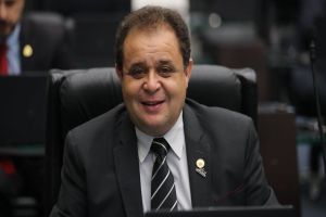 Batatinha é reeleito deputado estadual com 46,4 mil votos em Cascavel