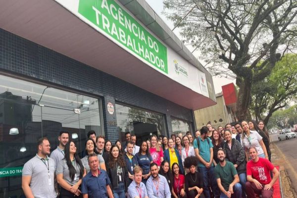 Pessoas com deficiência participam de atividades sobre o mercado de trabalho