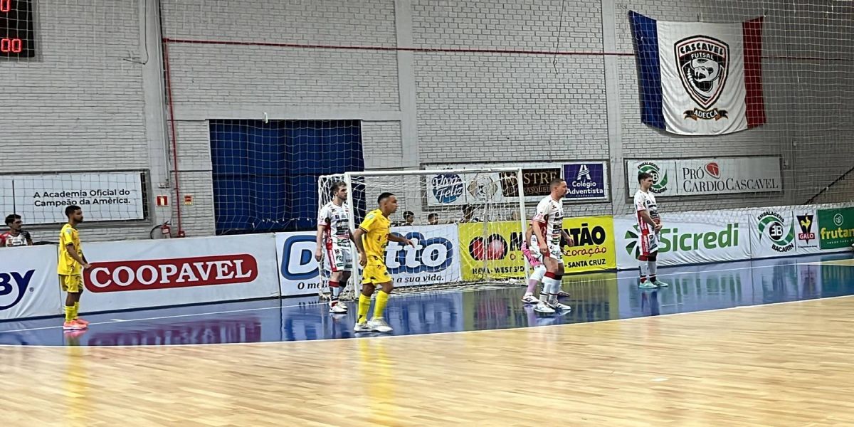 Com três de Carlão, Cascavel Futsal goleia o Mariópolis pela Série Ouro