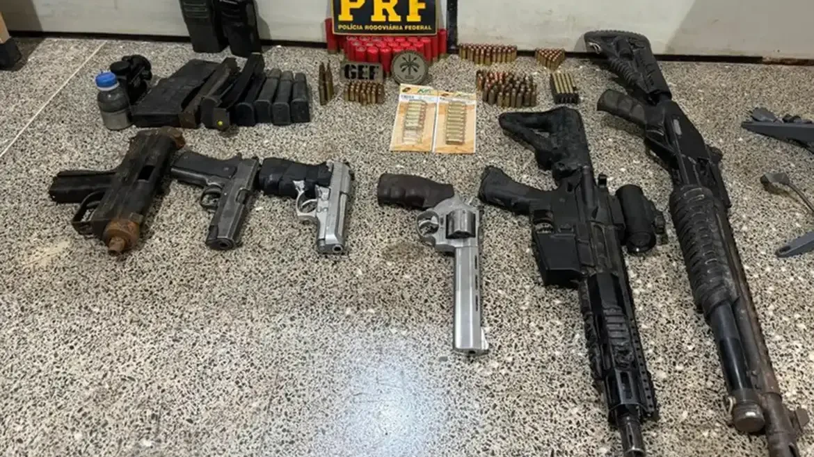 Foto relacionada a notícia: Confronto entre garimpeiros e Polícia Federal termina com cinco mortos