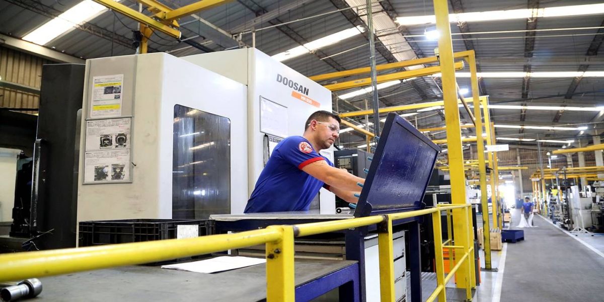 82% dos municípios paranaenses têm saldo positivo de empregos em 2024