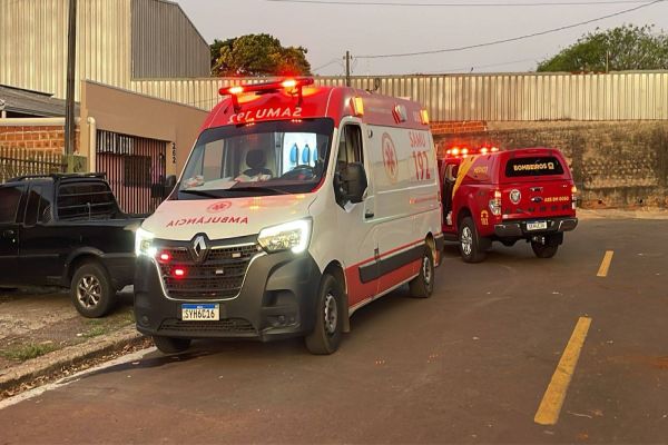 Homem em surto é baleado na perna após ameaçar com armas brancas em Cascavel