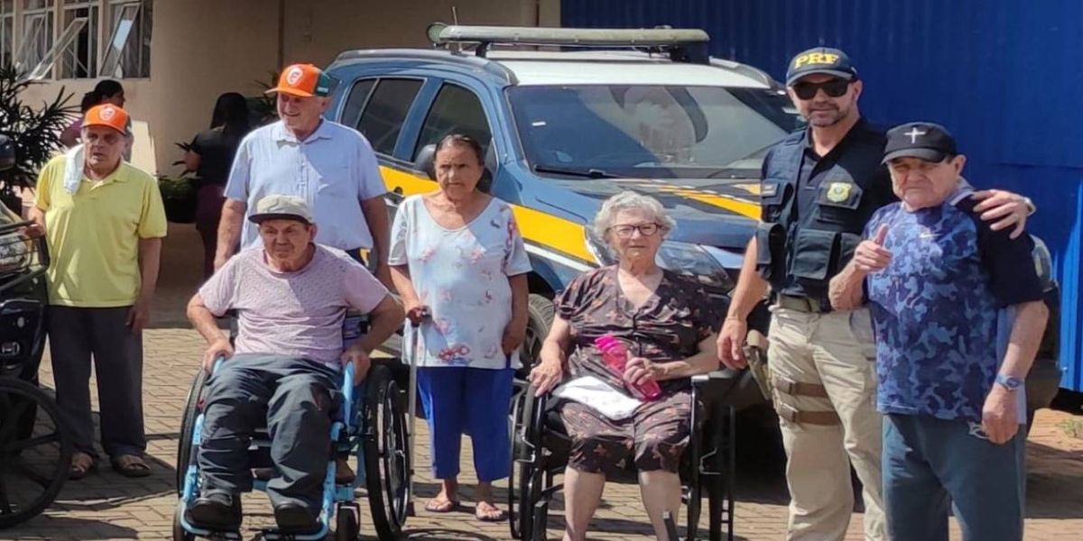Idosos tem dia “diferente” em atividade realizada pela PRF em Cascavel