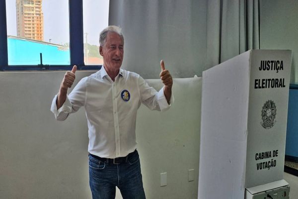 Imagem referente a notícia: Eleições 2024: Edgar Bueno destaca tranquilidade nas eleições e expressa otimismo na reeleição