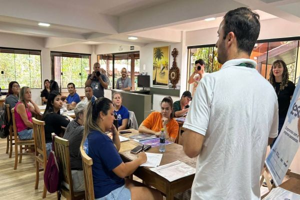 Portos do Paraná oferece aulas de inglês aos comerciantes com foco nos turistas de cruzeiros