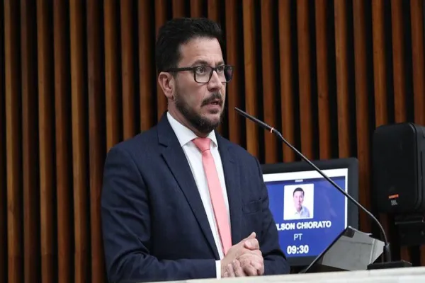 Foto relacionada a notícia: Aprovado na CCJ, projeto do deputado Arilson propõe campanha pela paz nas escolas