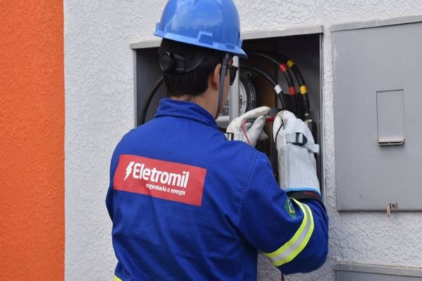 Imagem referente a notícia: Copel alcança marca de 45 mil medidores inteligentes em Cascavel