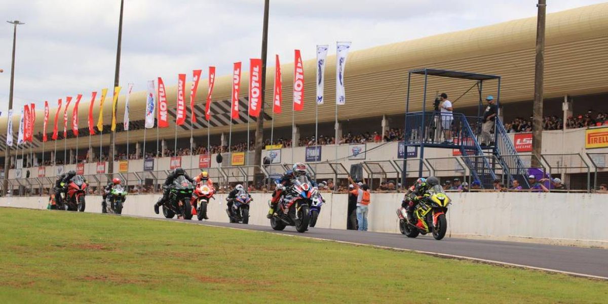 Vitória de Gandola na GP1000 no MOTO1000GP em Cascavel