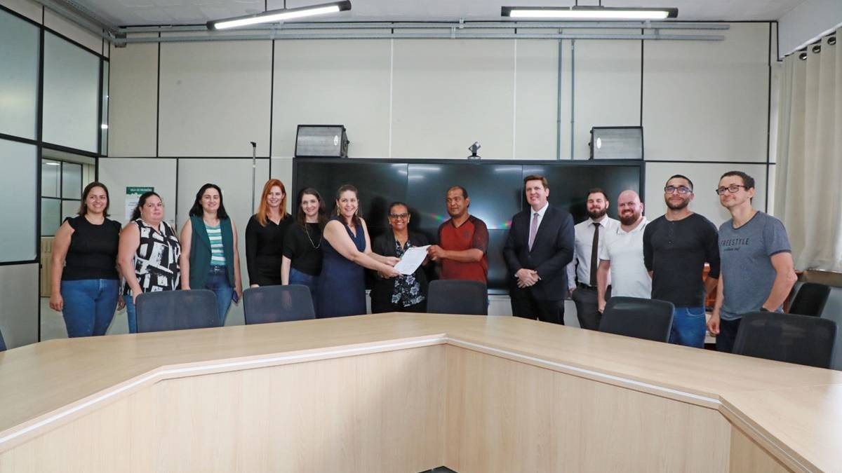 Procuradoria-Geral recebe de comissão do Legislativo estudo que revoga leis inócuas em Cascavel