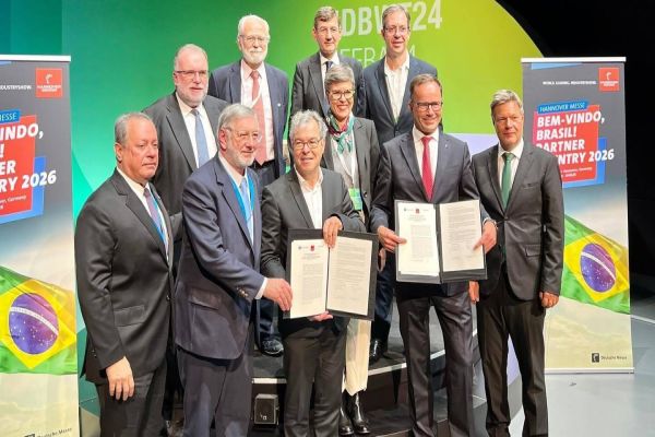 Brasil celebra acordo para cooperação na maior feira de tecnologia industrial do mundo em 2026