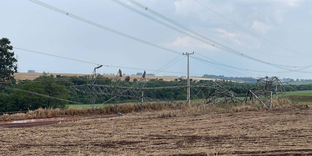 Temporal causa caos na rede elétrica do Paraná; Copel mobiliza equipes para restabelecer energia
