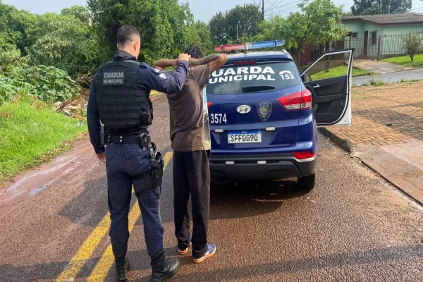 Foto relacionada a notícia: Homem é preso em Cascavel com mandado de prisão por tráfico de drogas
