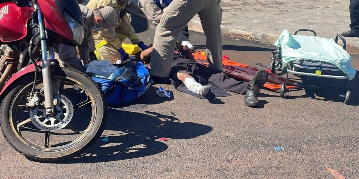 Motociclista sofre fratura no braço direito após forte colisão no Bairro Periolo em Cascavel
