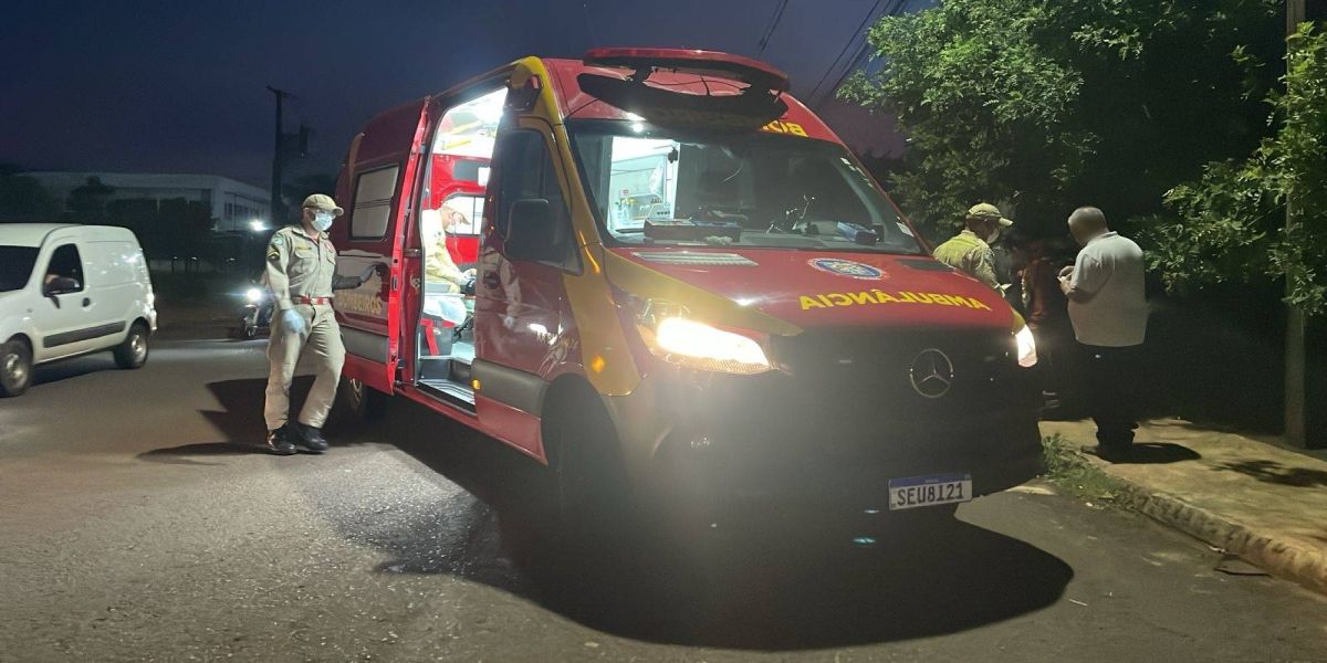 Motociclista se envolve em forte colisão no Jardim Florais do Paraná em Cascavel