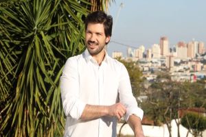 Imagem referente à notícia: Tiago Amaral é eleito Prefeito de Londrina no 2º Turno com 56% dos votos