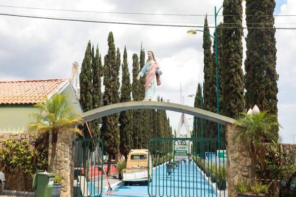 Programação Religiosa: Dia de Finados terá missas nos cemitérios de Cascavel