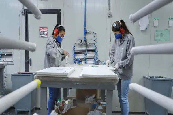 Foto relacionada a notícia: Paraná lidera colocação de mulheres no mercado de trabalho via Rede Sine em 2024