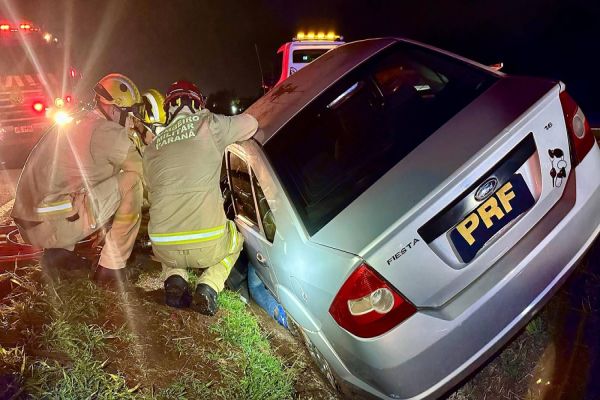 Traficante tenta fugir da PRF, mas fica preso após pular de carro em movimento na BR-277