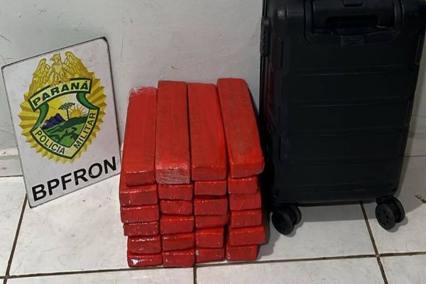 BPFRON apreende 15,9 kg de maconha em ônibus interestadual na BR 277