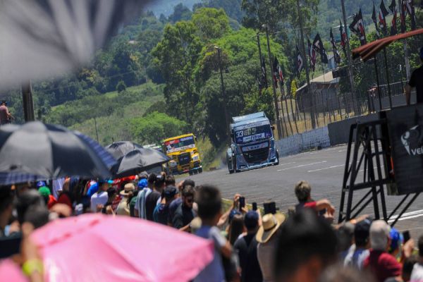 Joãozinho Santa Helena fecha domingo 100% paranaense na Fórmula Truck