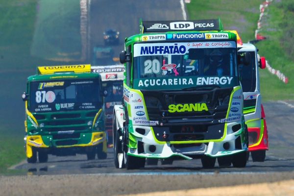 Pedro Muffato vence a Fórmula Truck em Tarumã