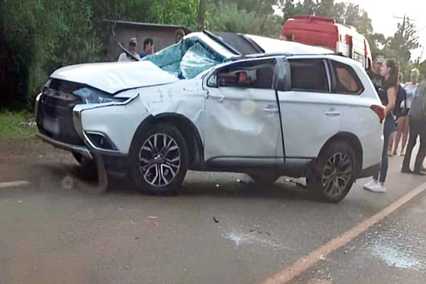 Cantor Paulinho Dill sofre acidente na RS-307 e é encaminhado para hospital