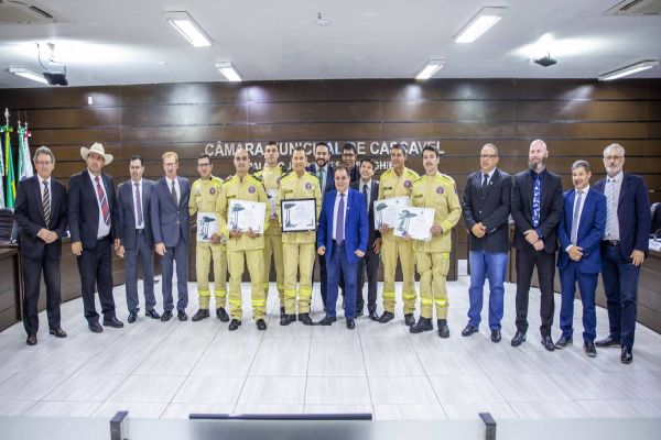 Imagem referente a notícia: Câmara e Assembleia reconhecem trabalho da do 4° Grupamento de Bombeiros de Cascavel