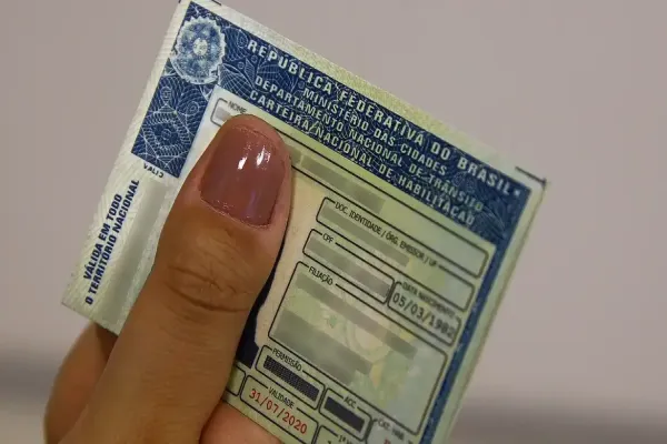 Foto relacionada a notícia: Detran alerta para golpes por mensagens SMS
