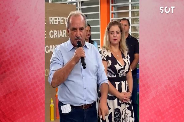 Imagem referente a notícia: Renato Silva anuncia continuidade de Márcia Baldini na Secretaria de Educação durante evento