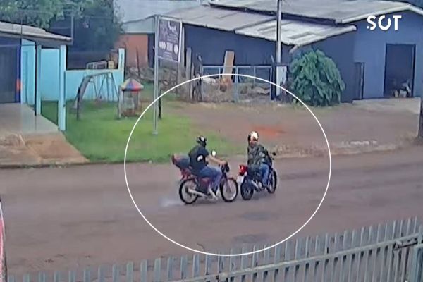 Colisão entre duas motocicletas deixa dois feridos no bairro Neva em Cascavel