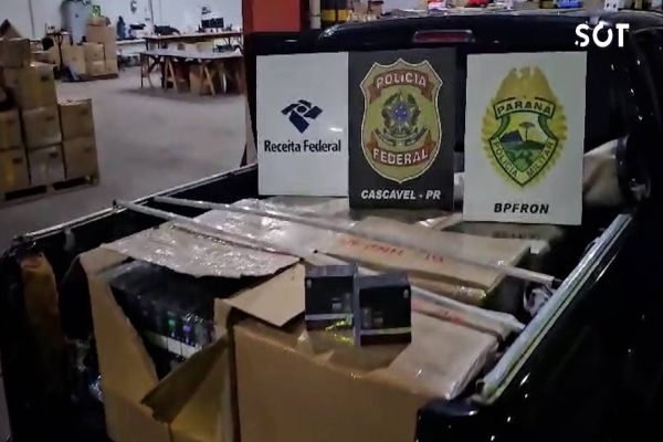 Operação conjunta da PF, PM e Receita apreende carga milionária de cigarros eletrônicos em Cascavel