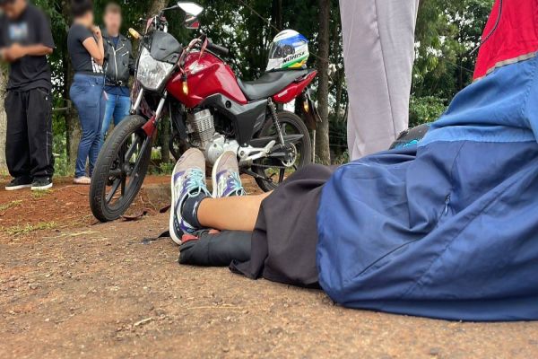 Motociclista perde o controle e atropela cinco crianças no Bairro Floresta em Cascavel