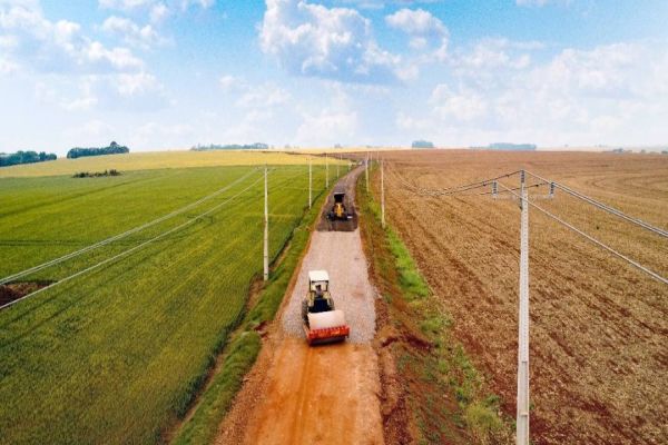 Corbélia investe mais de R$ 28 milhões em infraestrutura rural, transformando a realidade do campo