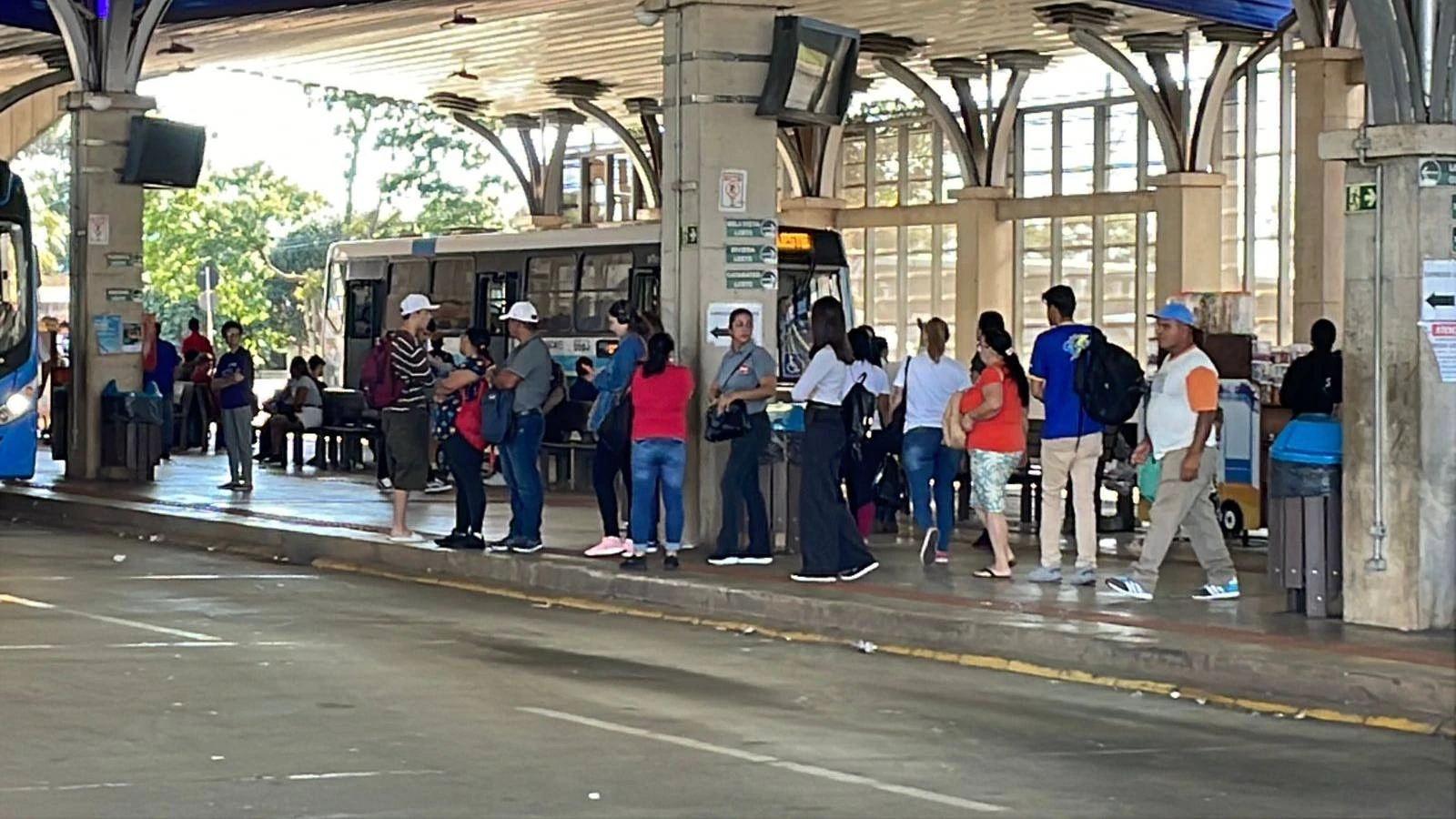 Foto relacionada a notícia: Transporte coletivo de Cascavel sofre atrasos após assembleia e ameaça de greve
