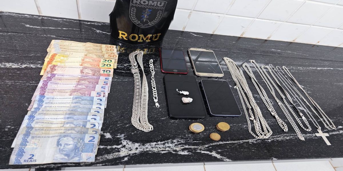 Dupla é presa com drogas e objetos sem procedência no Centro de Cascavel