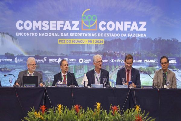 Paraná assina manifesto que uniformiza alíquota sobre produtos importados