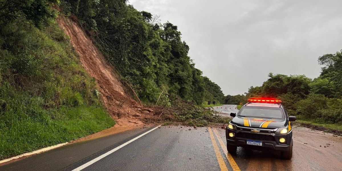 Chuvas intensas causam interdições na BR-277 e complicam trânsito no Paraná