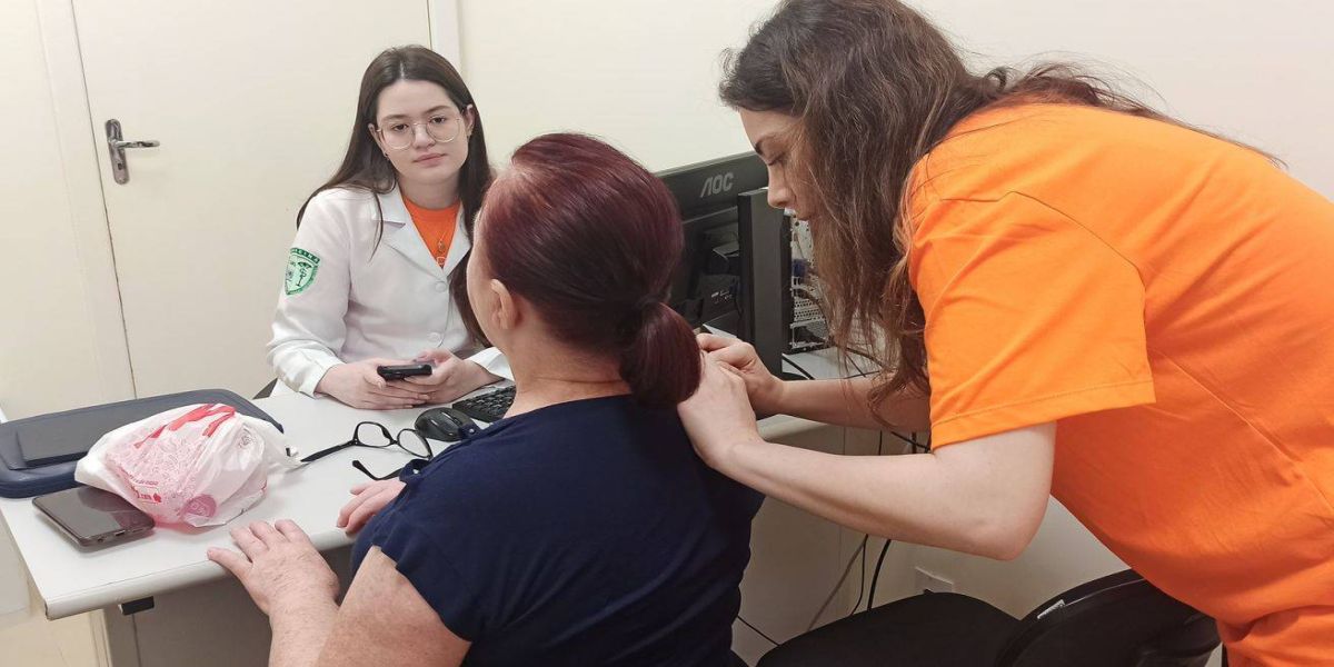 HUOP realiza ação de conscientização sobre o câncer de pele e reforça importância da prevenção