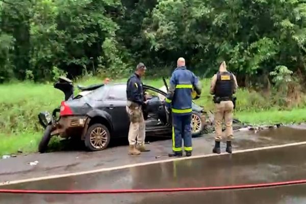 Grave acidente na BR-369: Carro e carreta colidem frontalmente, deixando motorista em estado grave