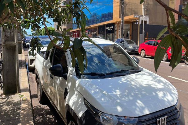 Idosa é atropelada por automóvel no Centro de Cascavel