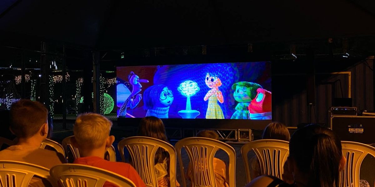Cinema na Praça leva a magia do Natal para Três Barras do Paraná