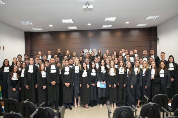 Novos advogados são recebidos com sessão solene na OAB Cascavel
