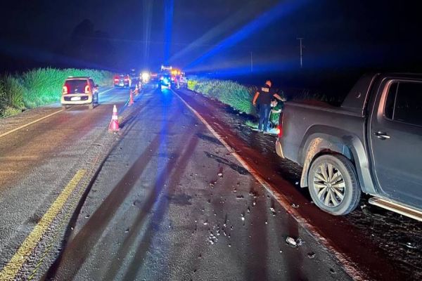 Colisão frontal entre carro e moto deixa um morto na BR-376 em Guairaçá