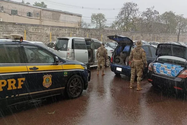 Foto relacionada a notícia: PRF apreende mais de 270 kg de maconha e 55 comprimidos de ecstasy em três ações no Oeste do Paraná