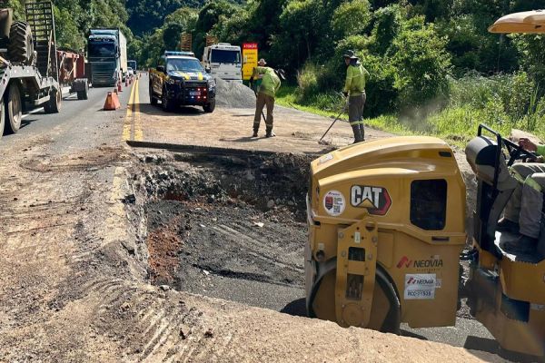 Obras de reparação asfáltica na BR-277 em Guarapuava