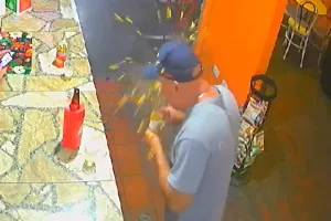 Coxinha explode e assusta cliente em bar de Curitiba; O fato viralizou na web "Explosão de Sabor"