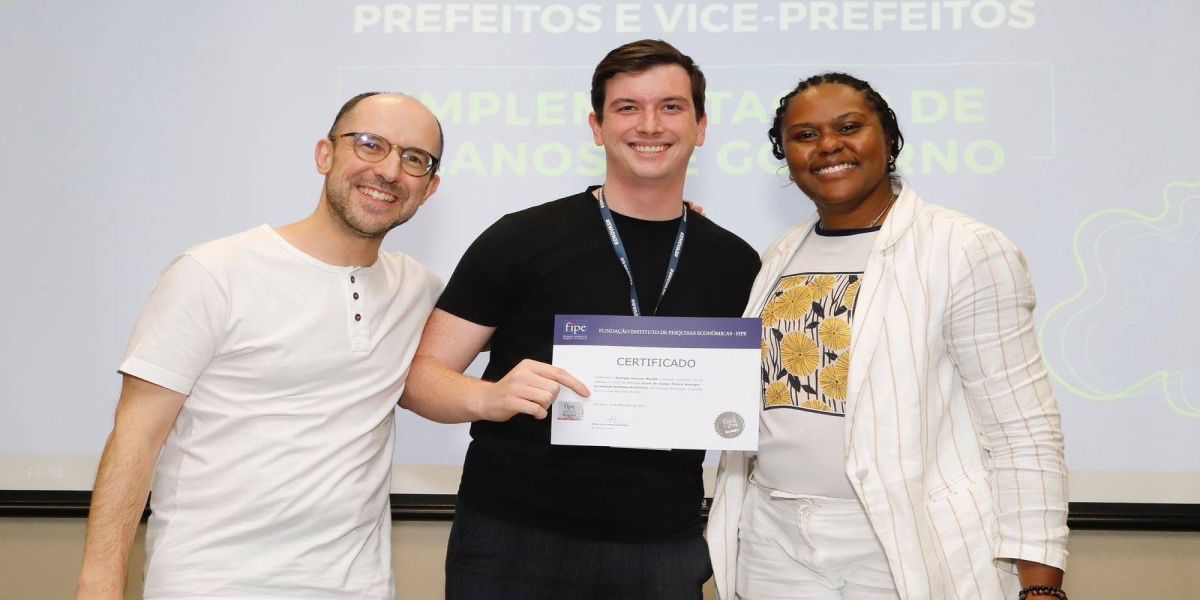 Mecabô participa de formação com foco em plano de governo