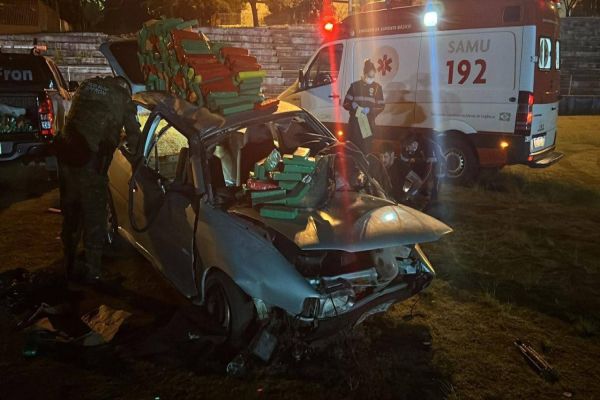 Imagem referente a notícia: BPFRON e PF apreendem mais de 200 kg de maconha em perseguição frenética em Santa Tereza do Oeste
